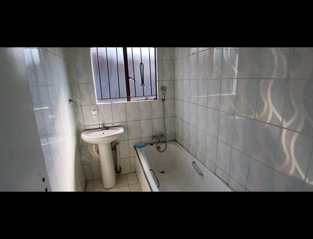 4 BEDROOM PROPERTY TO RENT IN PROTEA GLEN EXT